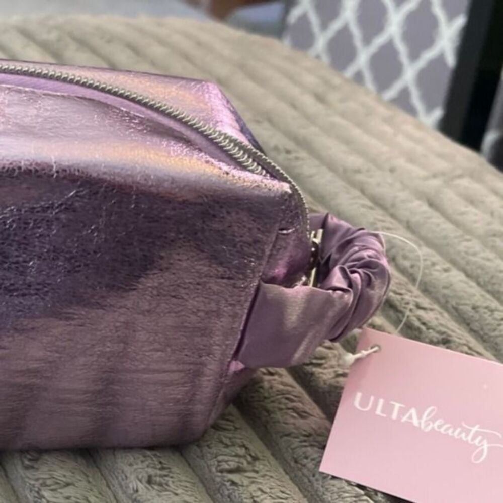 Ulta Beauty 8-Piece Makeup Collection - Lilac Bag - Picture 2 of 6